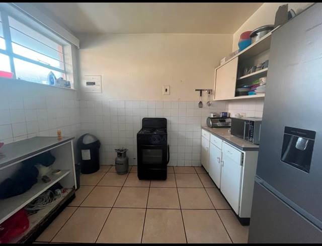 2 BEDROOM PROPERTY TO RENT IN FLORIDA LAKE